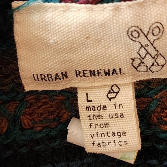 Urban Renewal Aztec Stripe Recycled Wool Full Zip Cropped Sweater - Picture 6 of 7